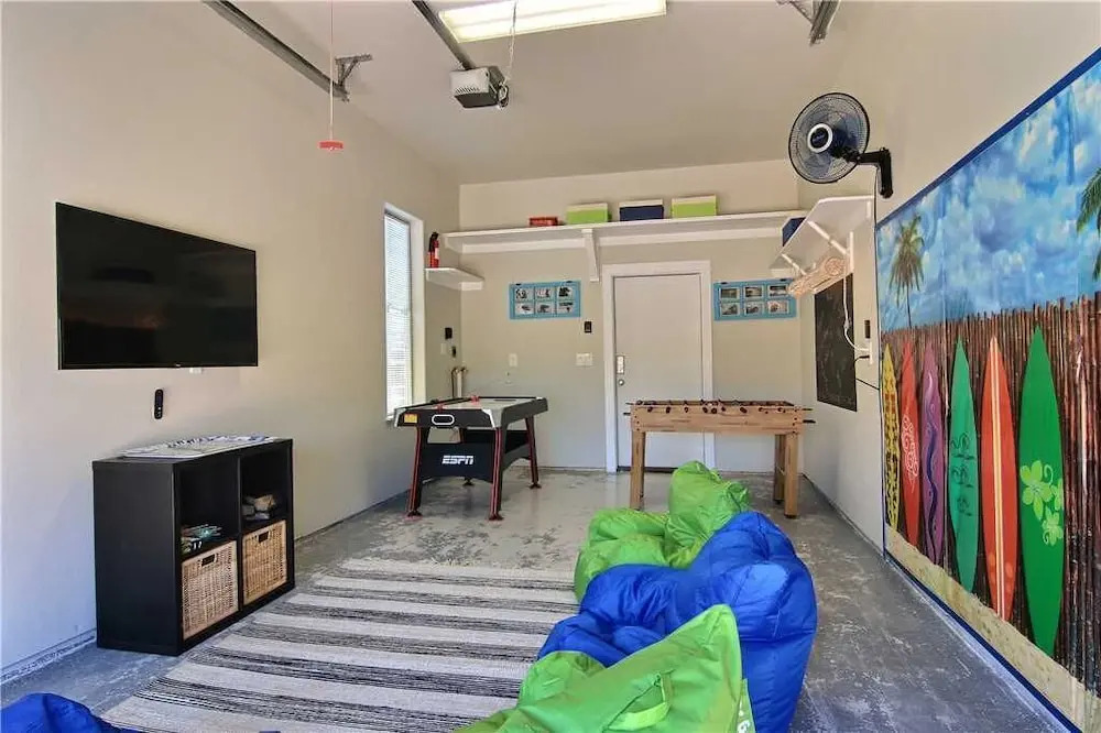 The Oyster House 3 Bedrooms 2.5 Bathrooms Home