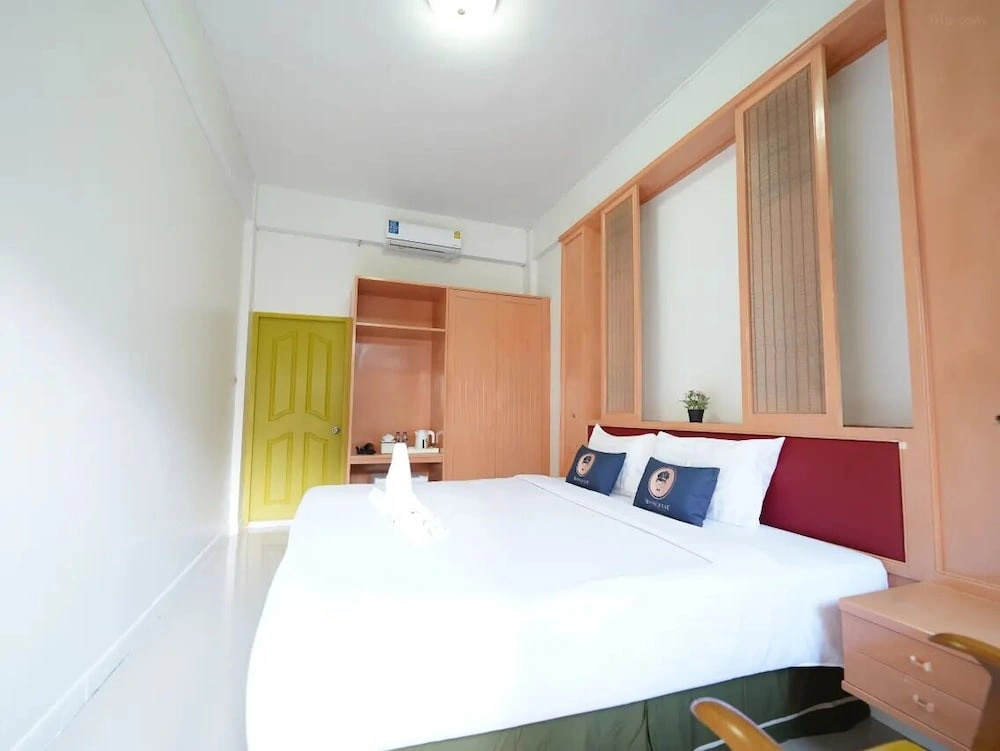 Happy Live Quest Hotel
