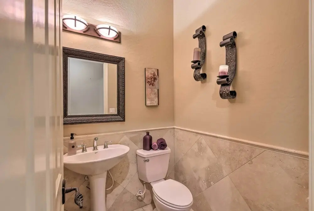 Heated Pool + Putting Green: Luxe Gilbert Home