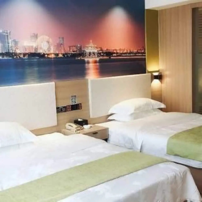 Super 8 Hotel