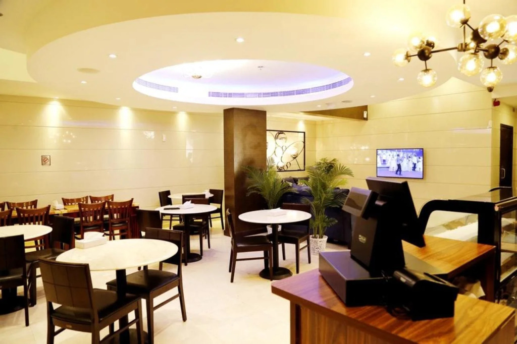Click Square Hotel