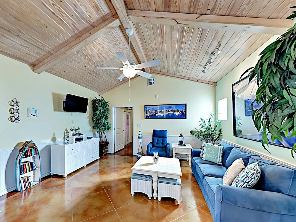 Sail Away Coastal Port Aransas Condo by RedAwning