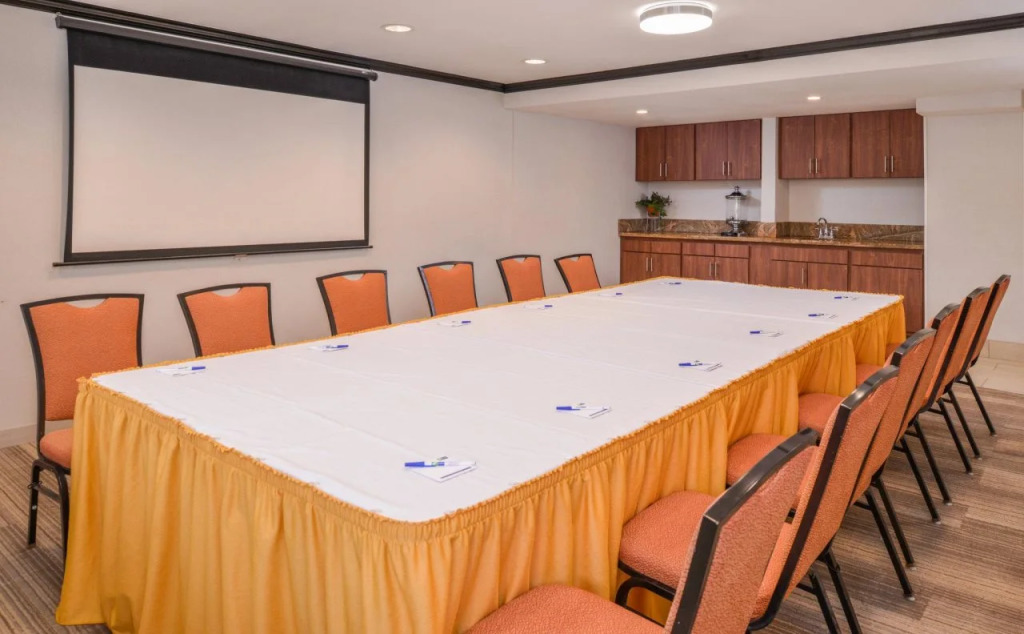 Holiday Inn Express Palm Desert by IHG