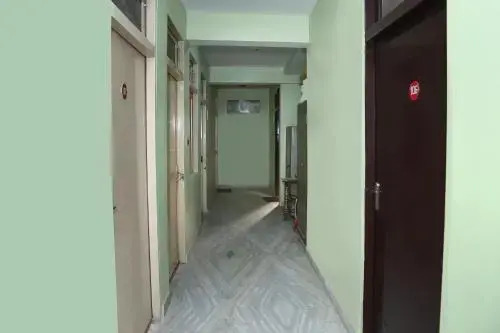 OYO 15512 Hotel Shivalaya