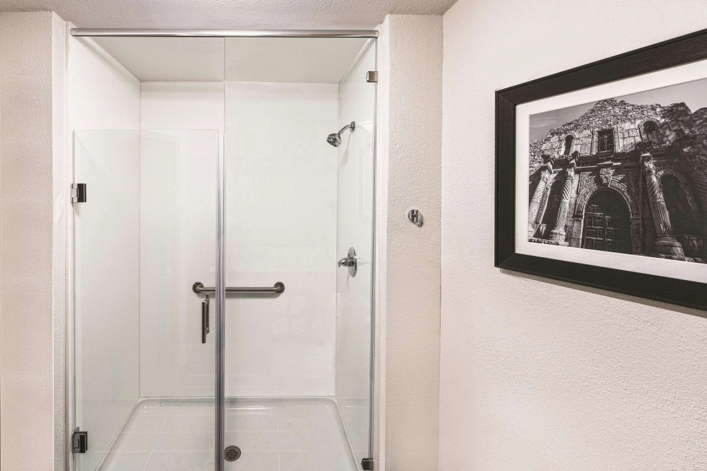 La Quinta by Wyndham San Antonio by Frost Bank Center