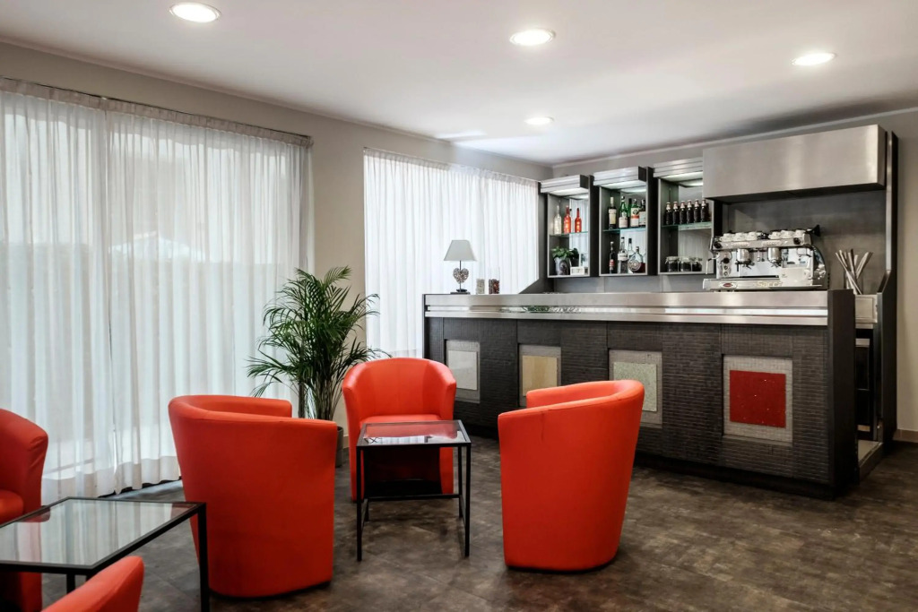HOTEL CONDOR