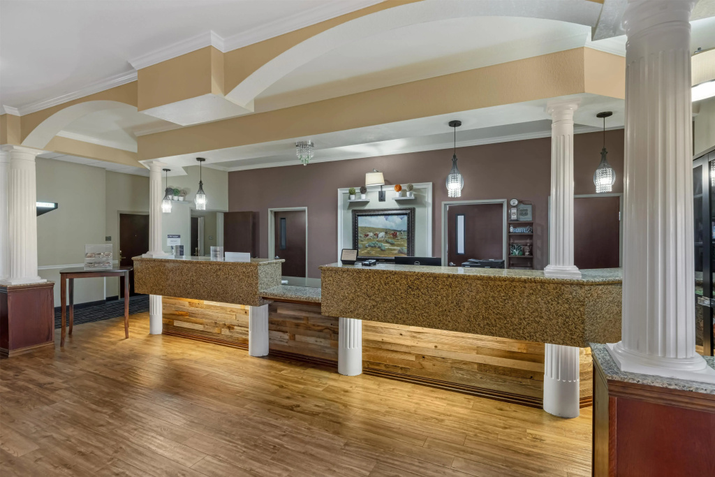 Best Western Plus Shamrock Inn & Suites
