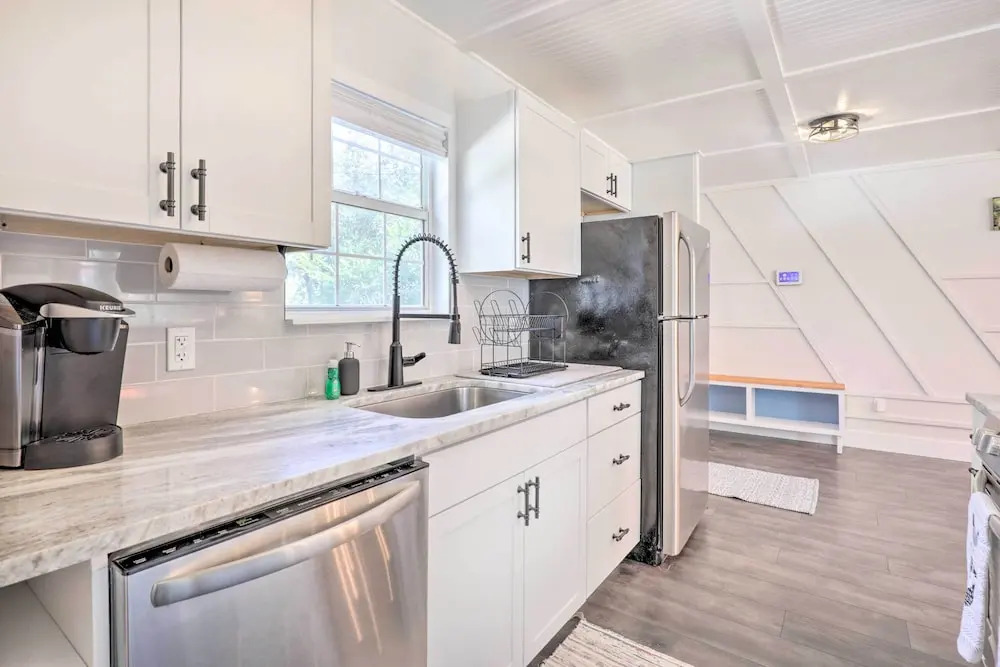Modern Florida Home ~ 5 Mi to Surfside Park!