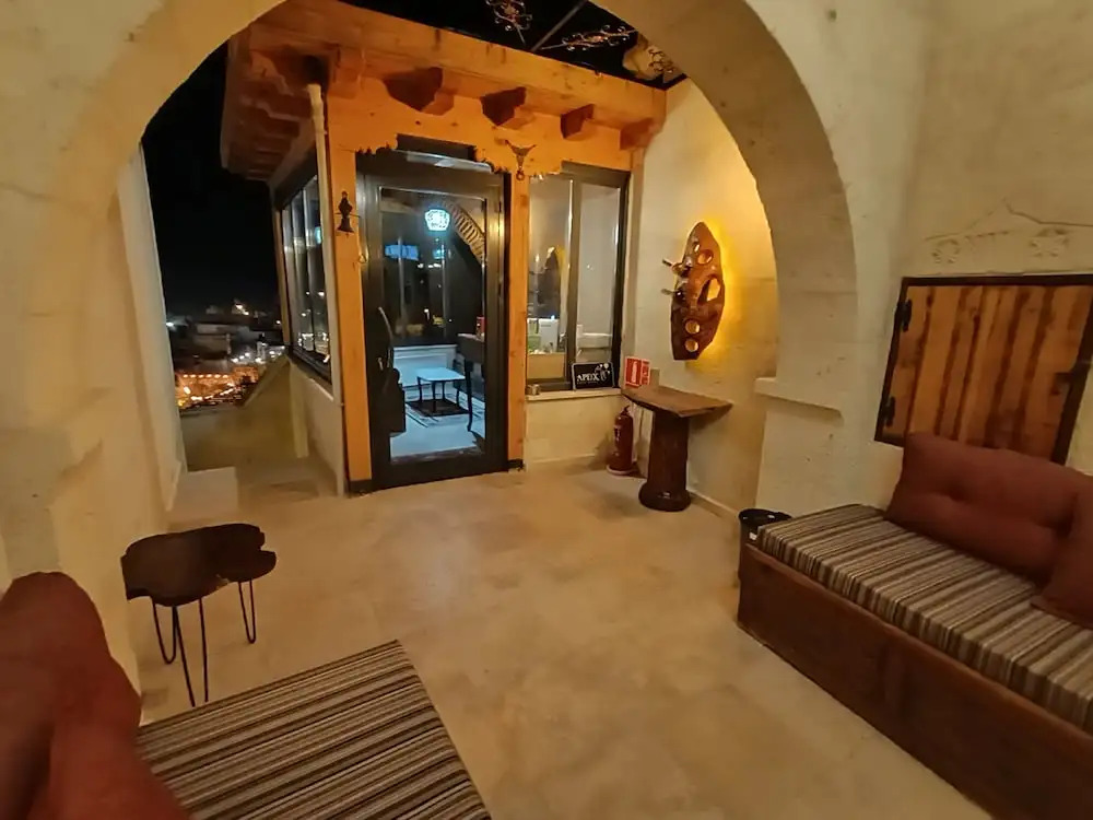 Apex Cave Hotel