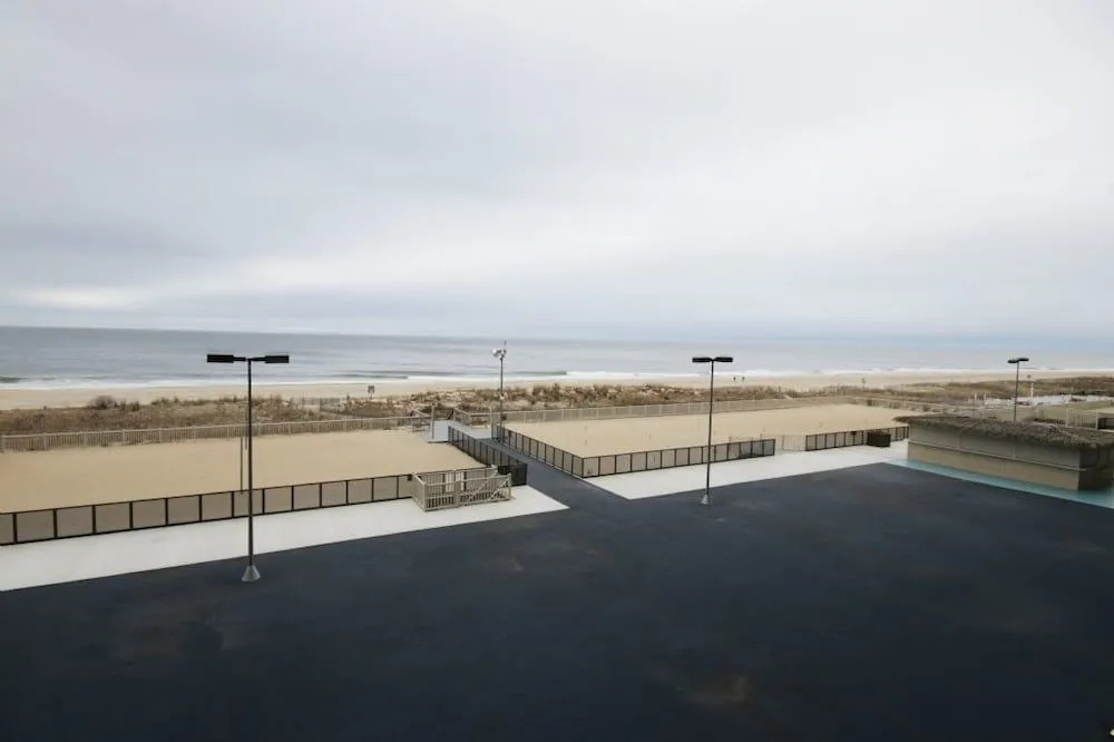 Golden Sands 207 - 2 Br Condo