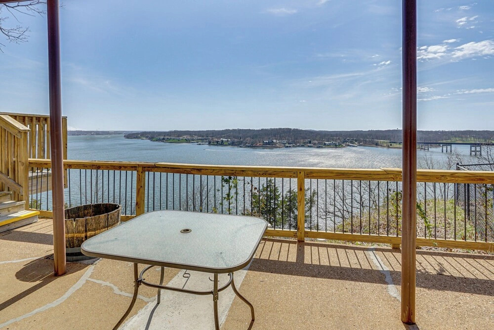 Unit 5: Prime Location, Lake of the Ozarks Apt