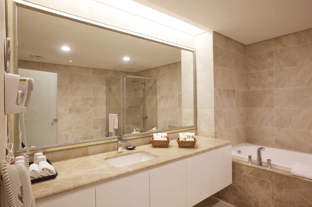 Grand City Hotel
