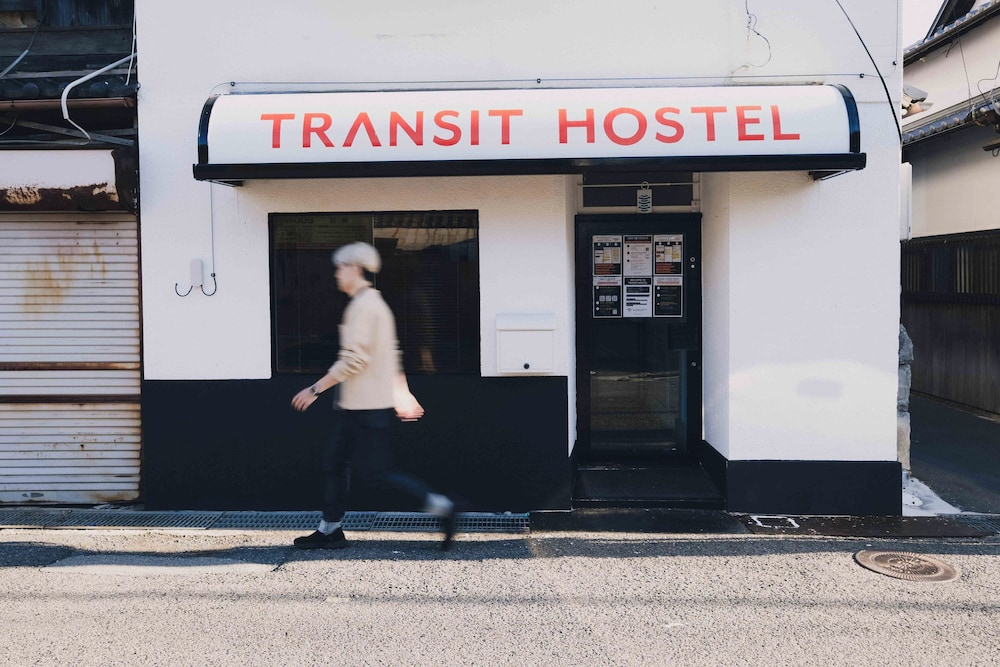 TRANSIT HOSTEL Cafe and Bar