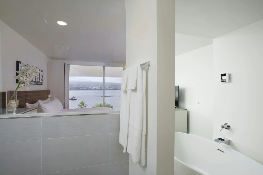 Grand Naniloa Hotel, a Doubletree by Hilton