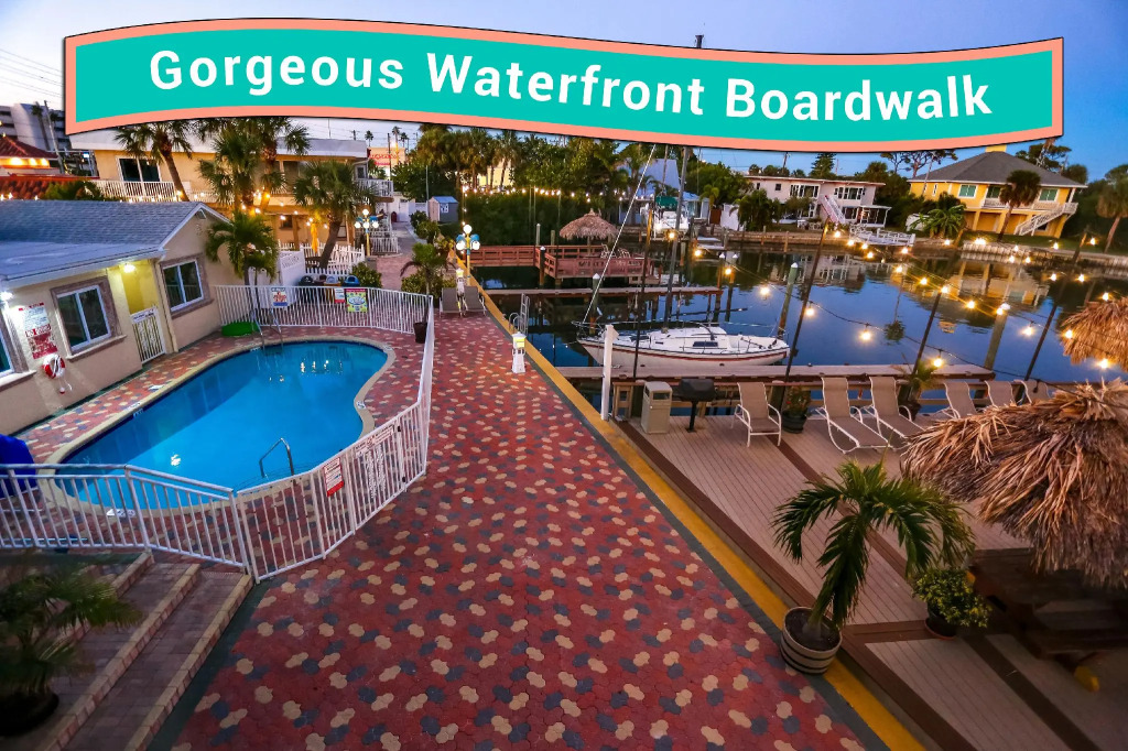 Bay Palms Waterfront Resort - Hotel and Marina