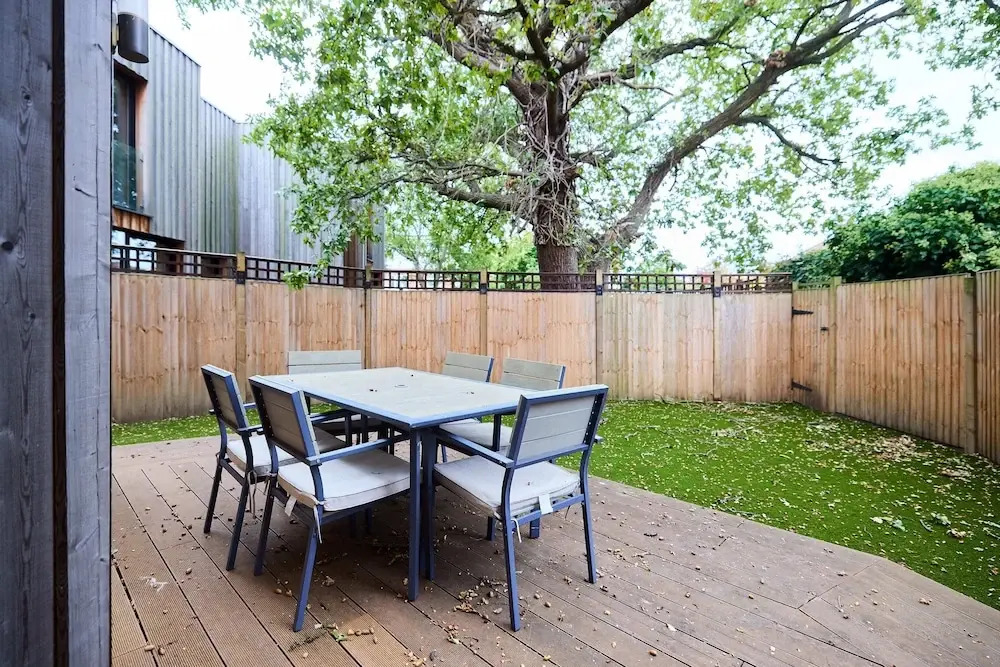 Mill Hill Mews Home with Garden
