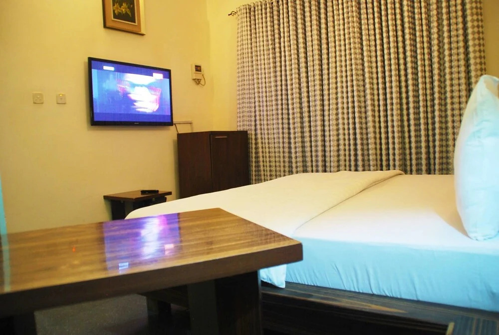 Tuscany Suites