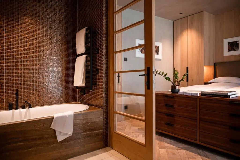 Arla Luxury Home