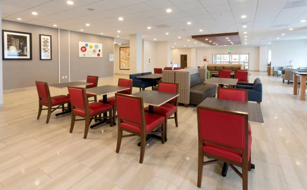 Holiday Inn Express & Suites - Seattle South - Tukwila by IHG