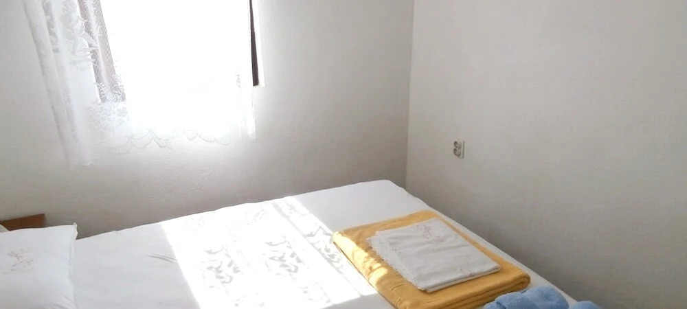 Apartment Gdinj - 2