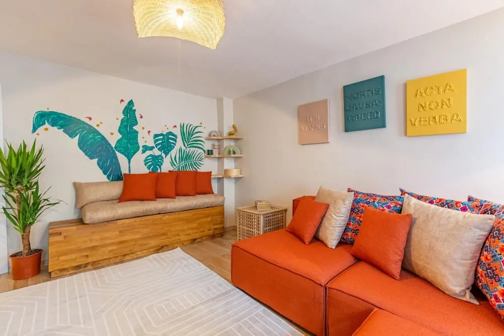 Missafir House with Refreshing Garden in Besiktas