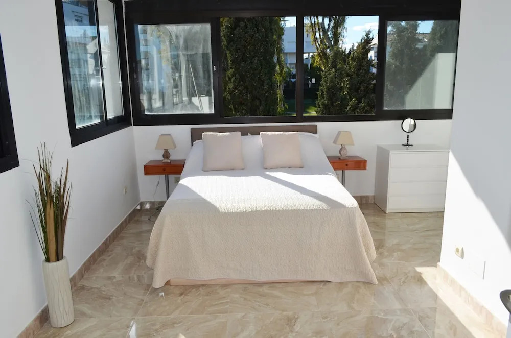 San Pedro, Marbella, Guadavillas Beach Resort. 5 Bed 5 Bath House
