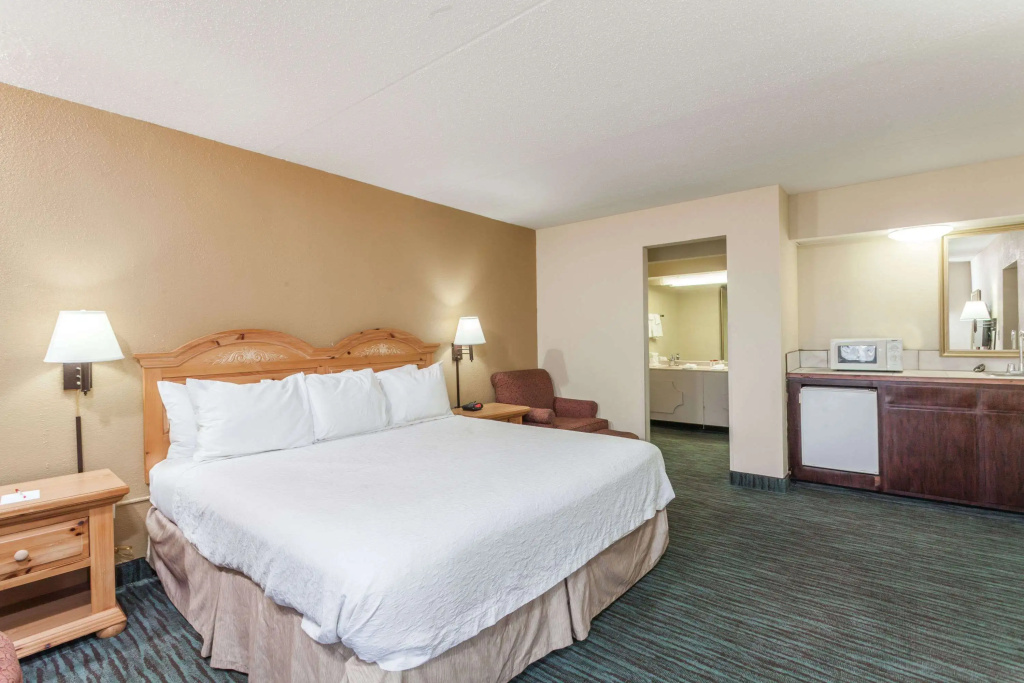 Ramada by Wyndham Lebanon