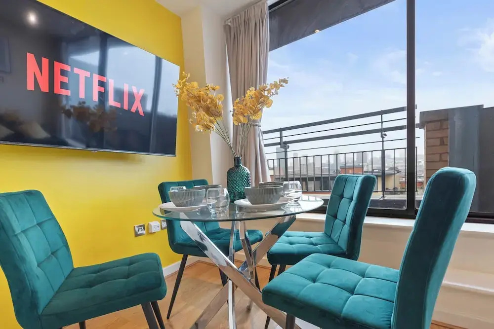 The Royale Penthouse - Skyline View - Balcony