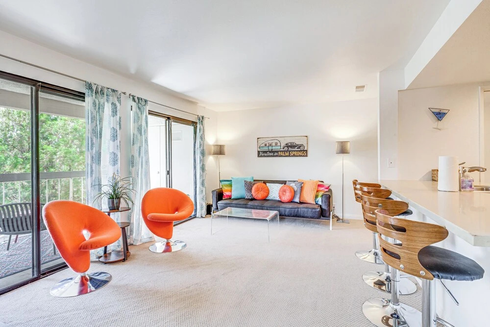 2 Mi to Dtwn! Chic Palm Springs Condo