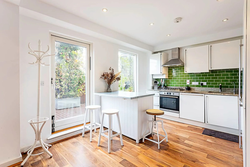 3 Bed Luxury Penthouse in Shoreditch