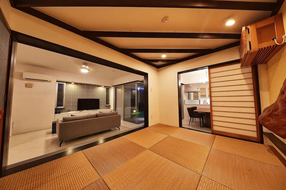 SKY Villa Toyohara