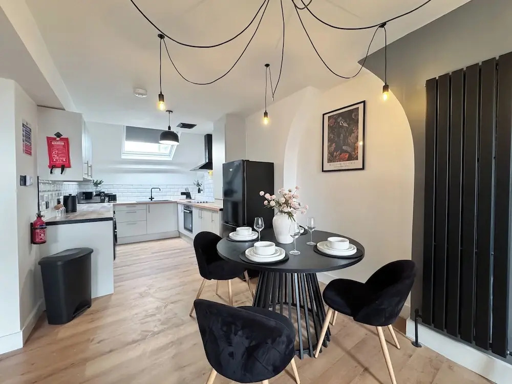 2 Bedroom Queen Street
