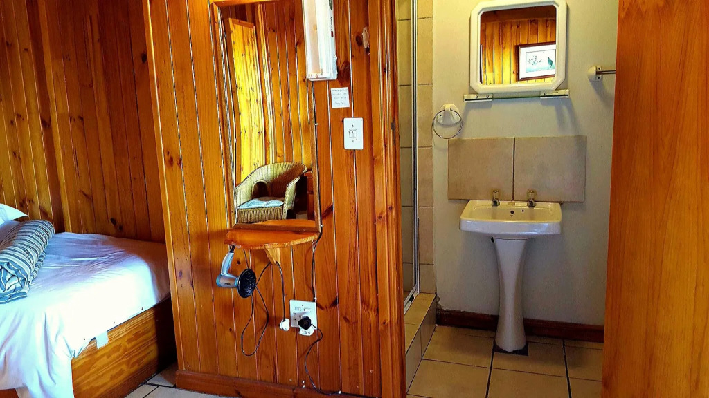 Lakeside Accommodation