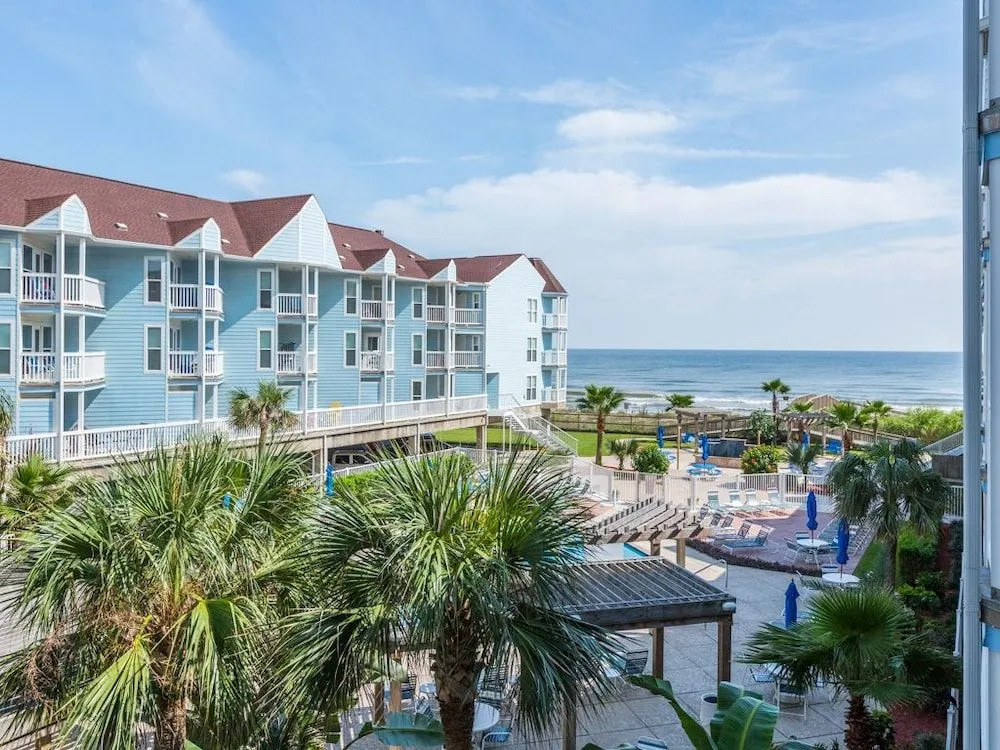 Beachfront Condo w/ Pool & Hot Tub by RedAwning