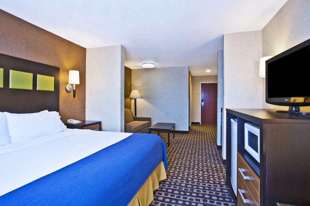 Holiday Inn Express Hotel & Suites Wabash by IHG