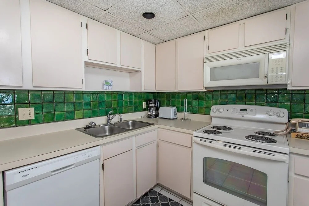 Royal Garden Resort 1605 2 Bedroom Condo by RedAwning