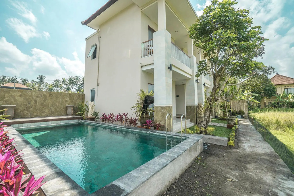 Putih DCarik Ubud
