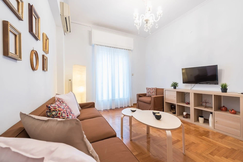 Elegant Koukaki Apartment  by Cloudkeys