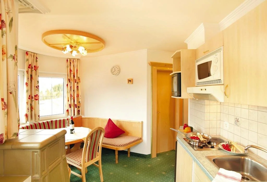 Apparthotel Talhof, Restaurant, Pool und Spa