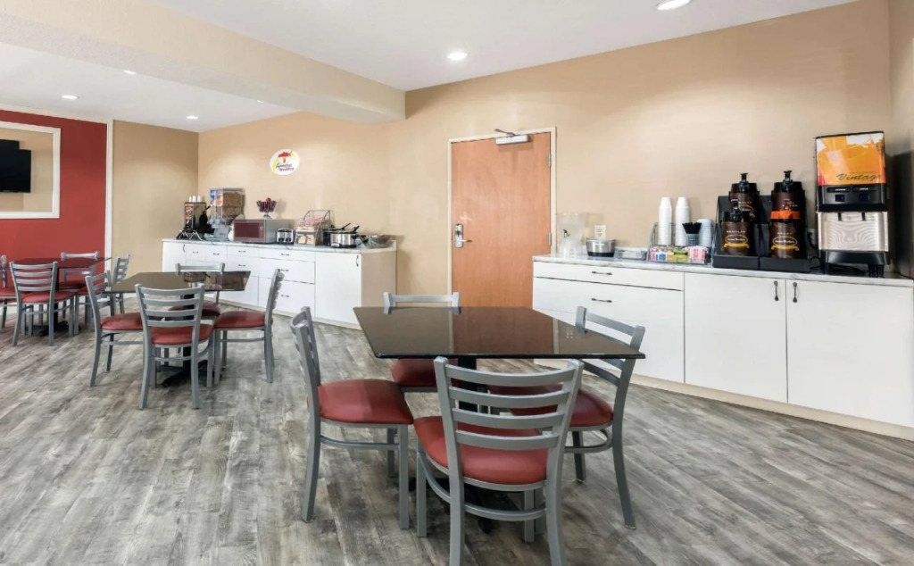 Sonesta Essential Hotels & Suites Kansas City Blue Springs