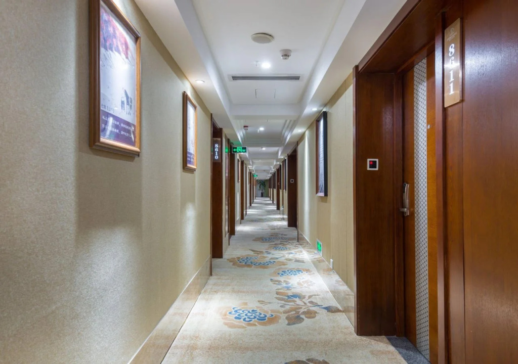 Yiwu Justin Hotel