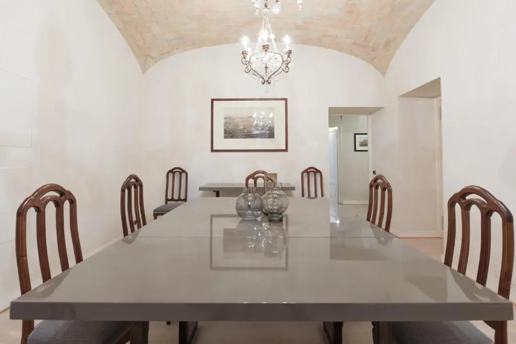Amazing 4 bedrooms apartment with garden