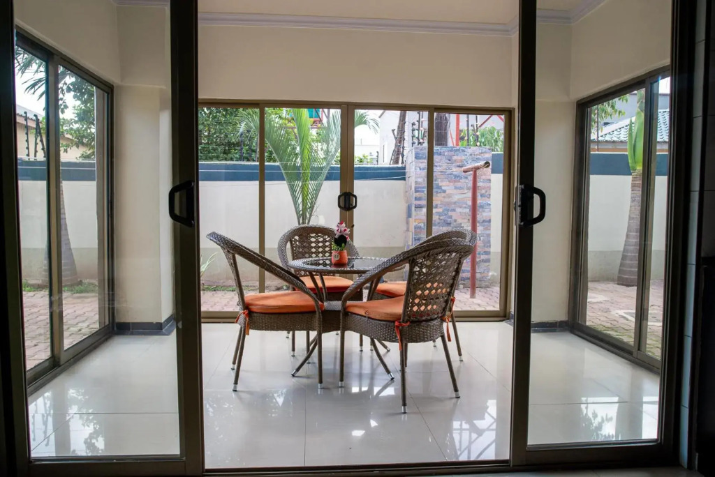 Cheerful and luxurious 4 bedroom villa with a pool.