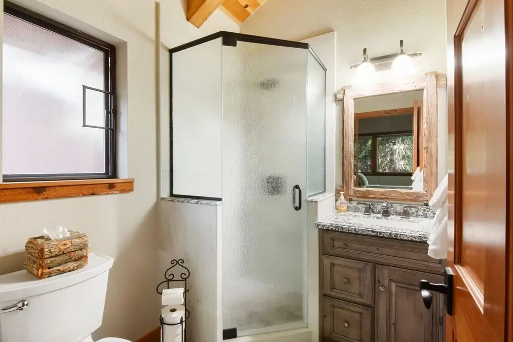 Birdie Time Luxury Home - On Golf Course, Dog Friendly 4 Bedroom Home by Redawning