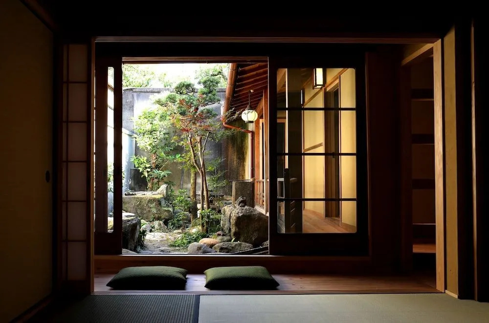 Traditional Guesthouse TONARI