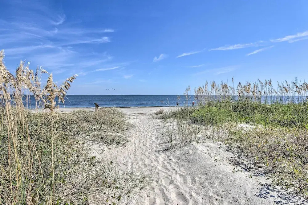 Beach Access: Ocean-view Condo w/ Screened Balcony