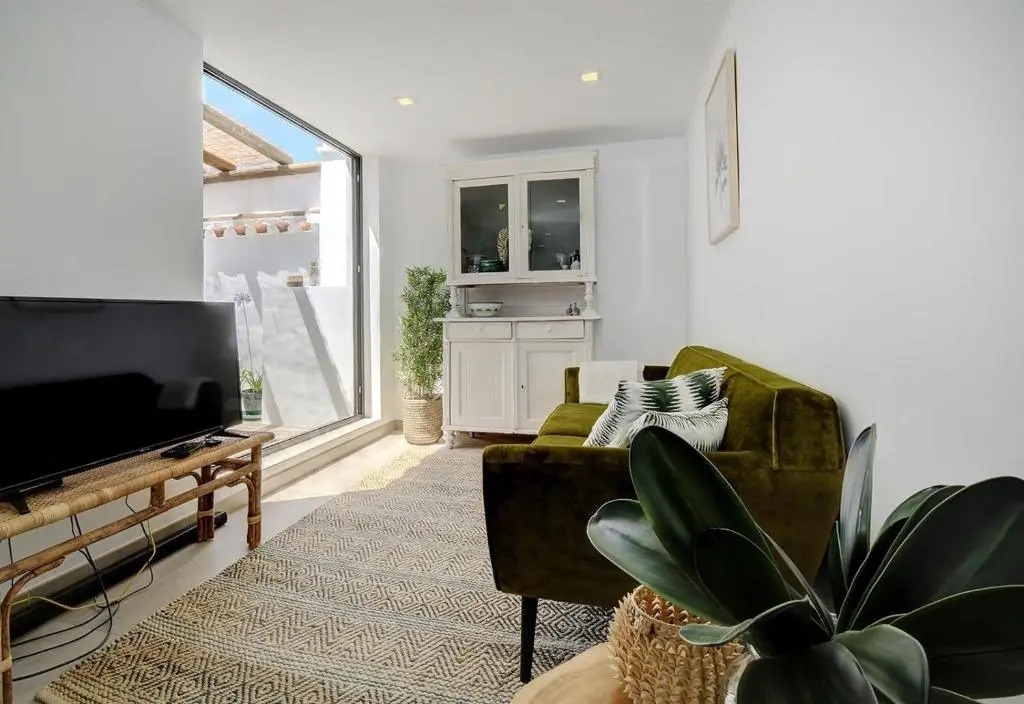 Renovated townhouse San Roque 85