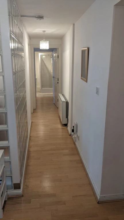 Spacious Modern 2BR Apartment Near City Center