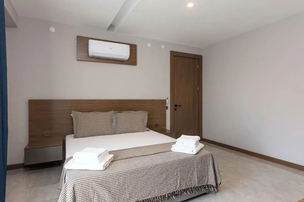 Bi Suites
