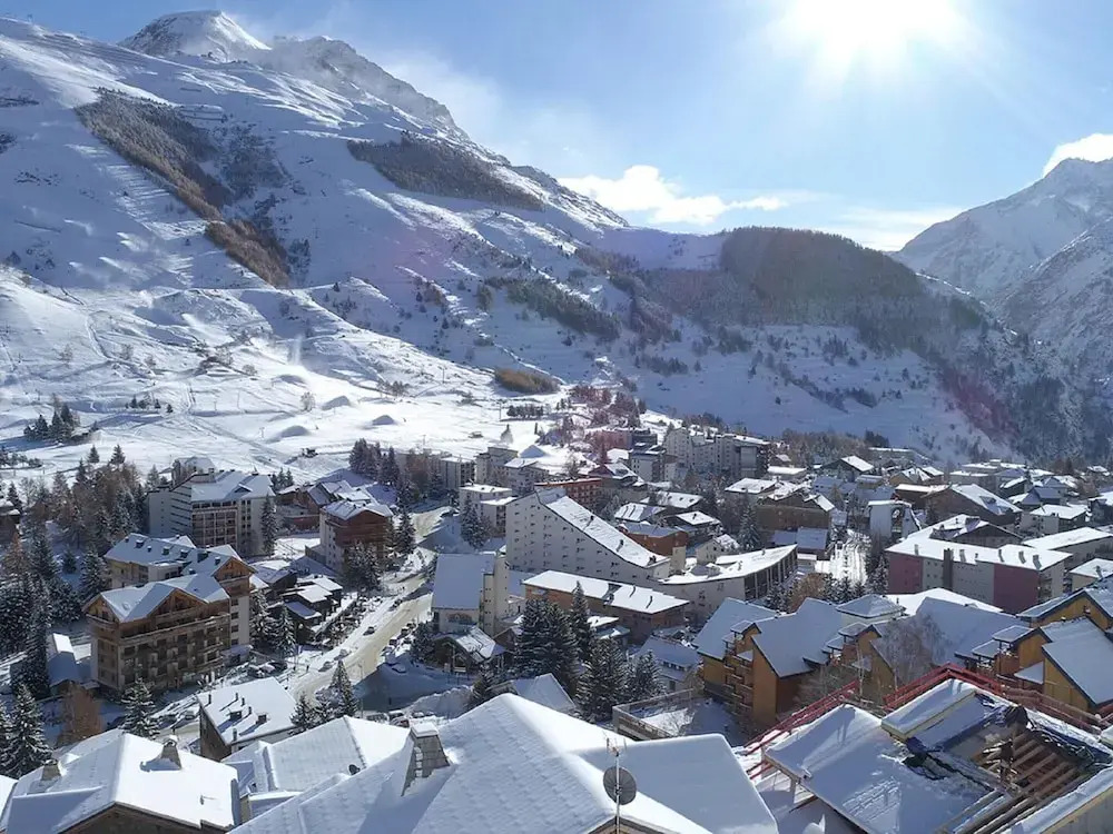 Chalet in Les Deux Alpes With Hot Tub